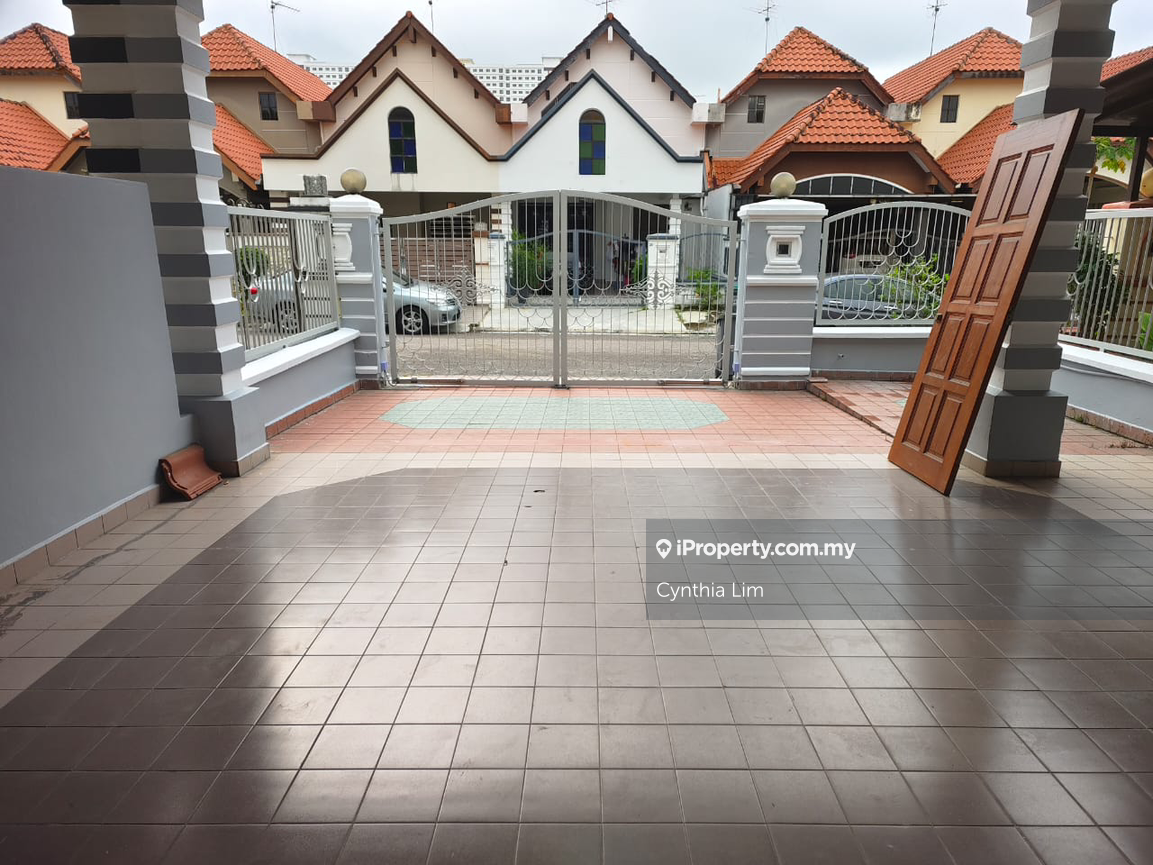 For rent Pelangi indah partial furnished 