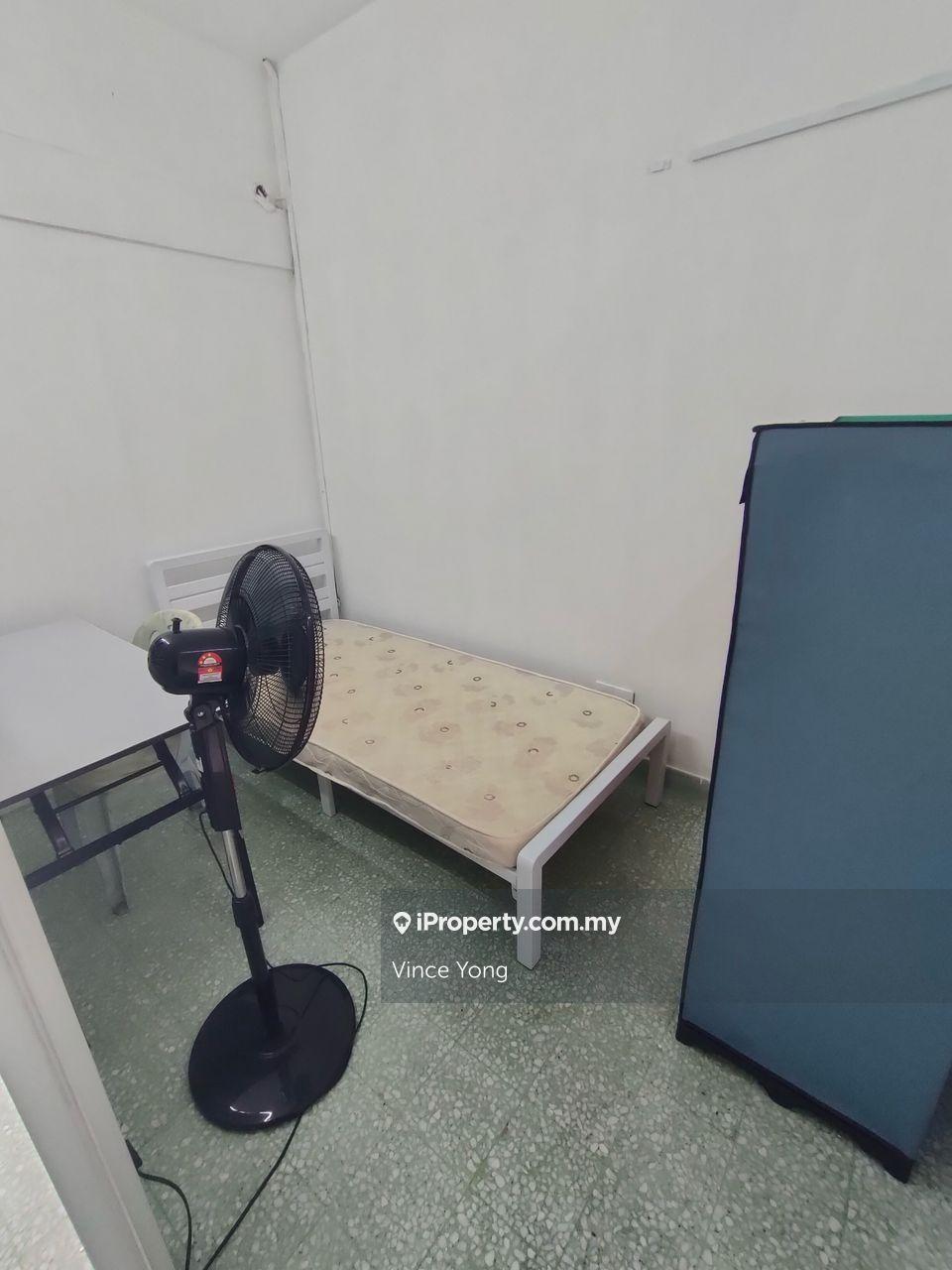 Ramadan Offer Room for Rent near walking distance LRT Asia Jaya 