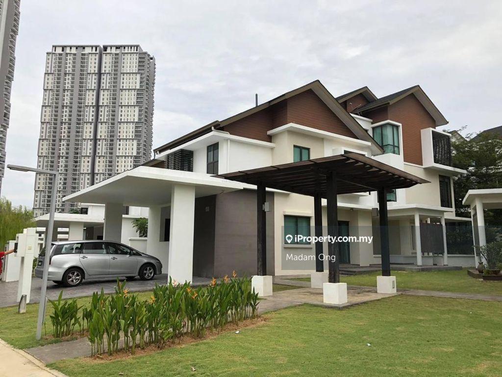 Semi-D house