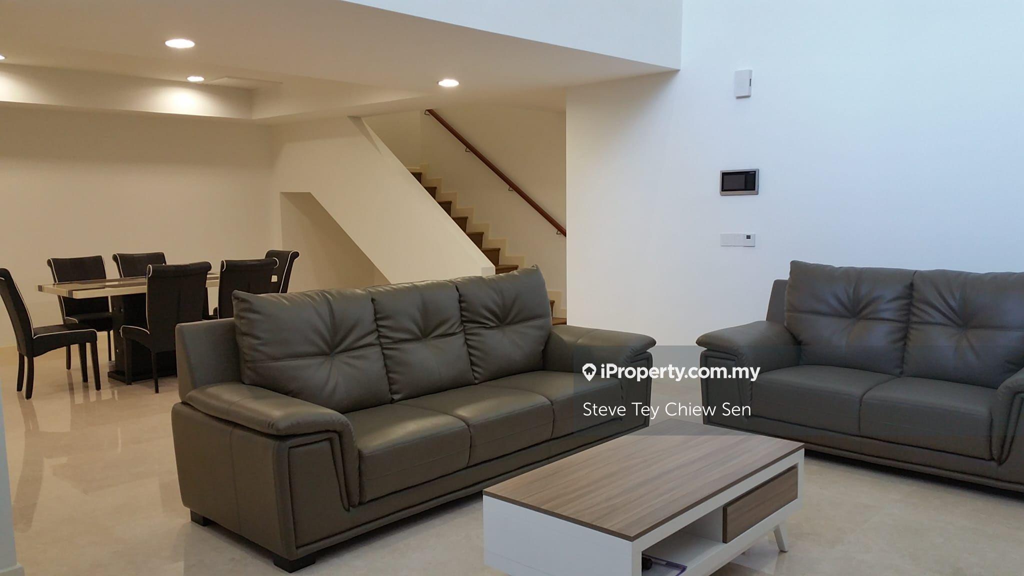 Duplex condo good in condition for sale
