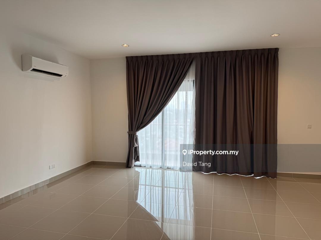 Brand New Corner High Floor Unit With More Sunlight.