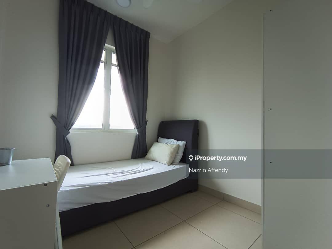 New room available and clean for rent