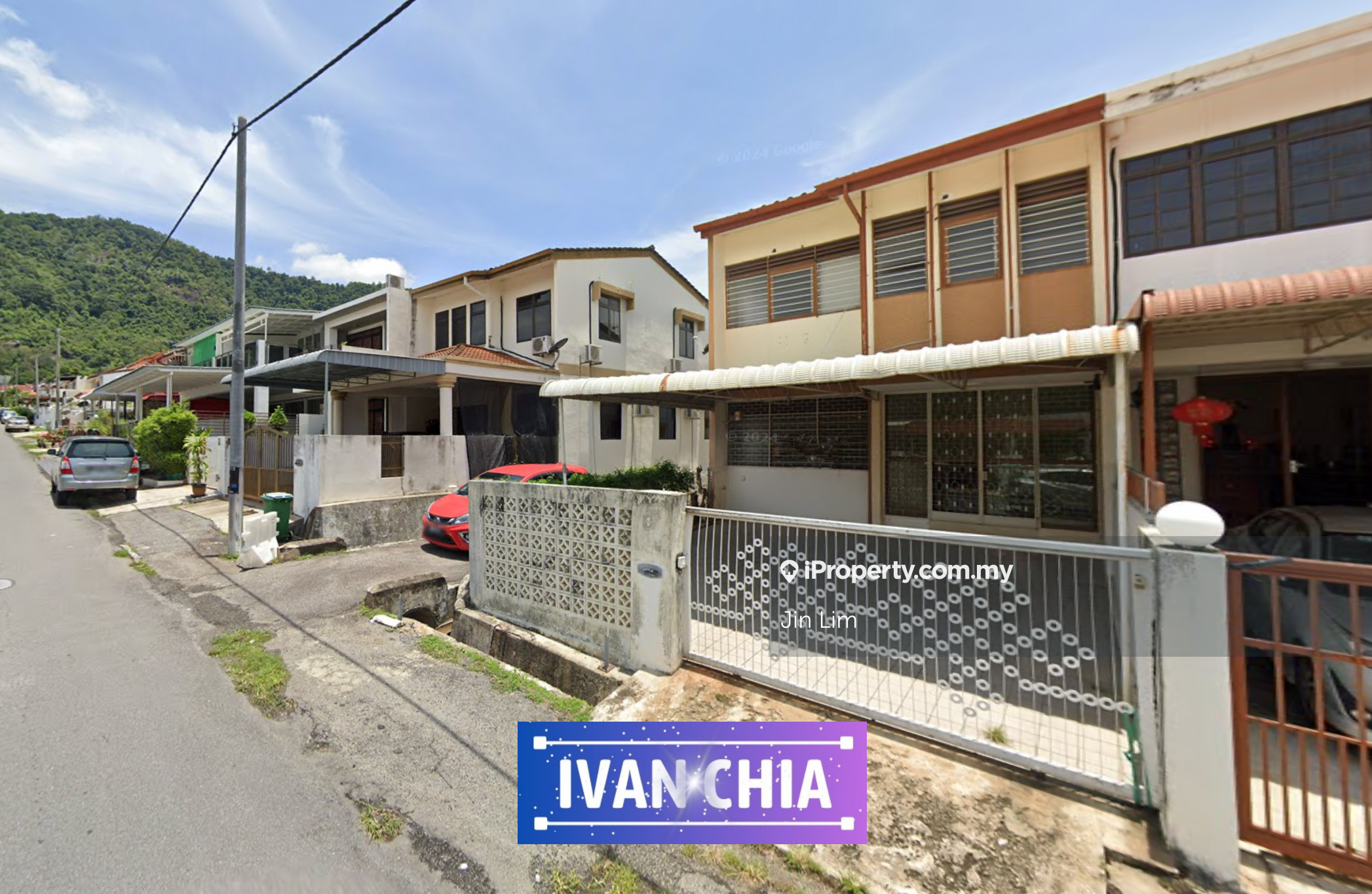 2 storey terrace, end lot, 70% Concrete 30% Timber