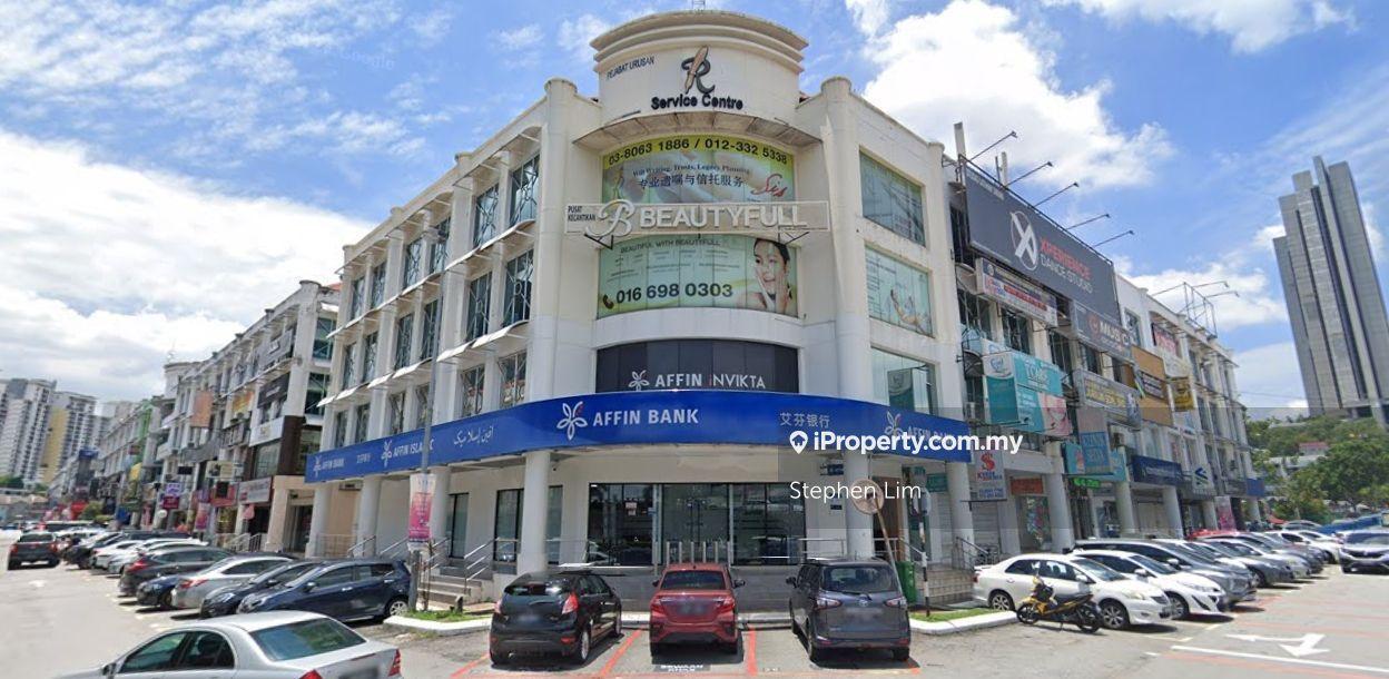 Puteri 1 Vacant Shop With Lift Facing Pfcc