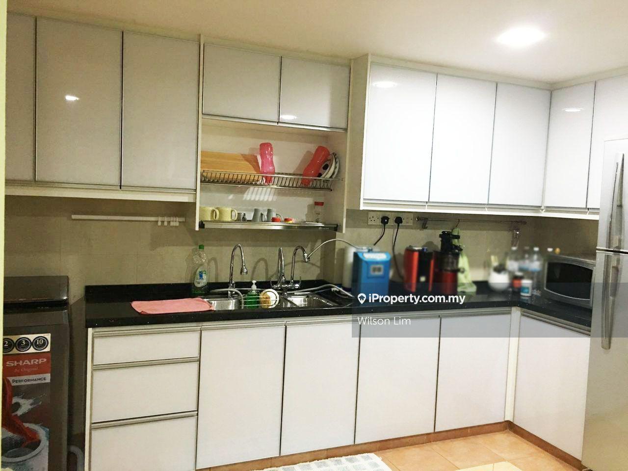 Walking distance to Centro Mall Klang for shopping & easy access to KL
