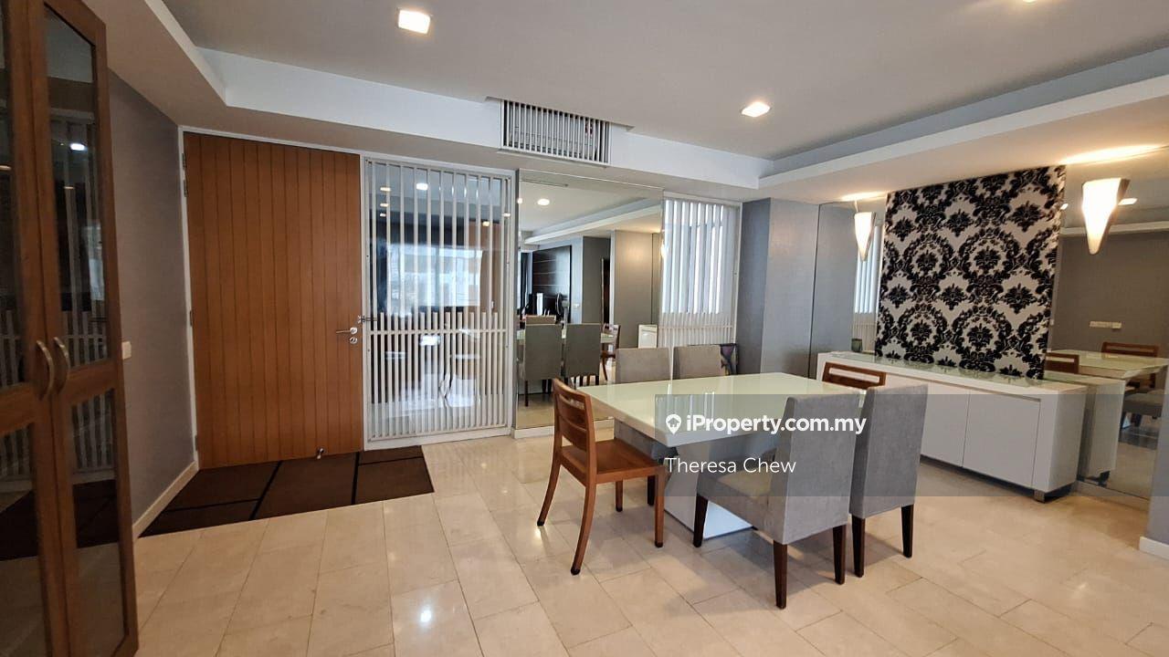 2 Hampshire Condominium @ KLCC Large, Fully & Well Furnished. 