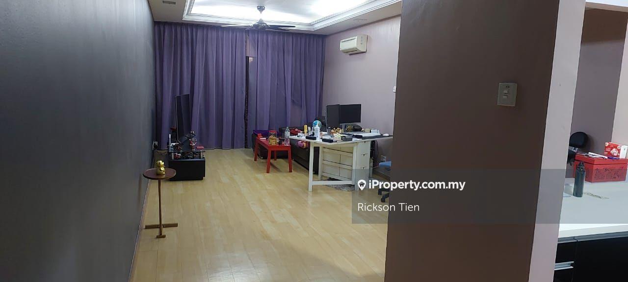 Sri Putramas Condo with 2 Car Park @ Jln Kuching