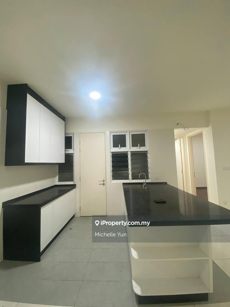 Partial furnished,4r4b,2cp side,pool view,vacant mid jan 2025,1ac only