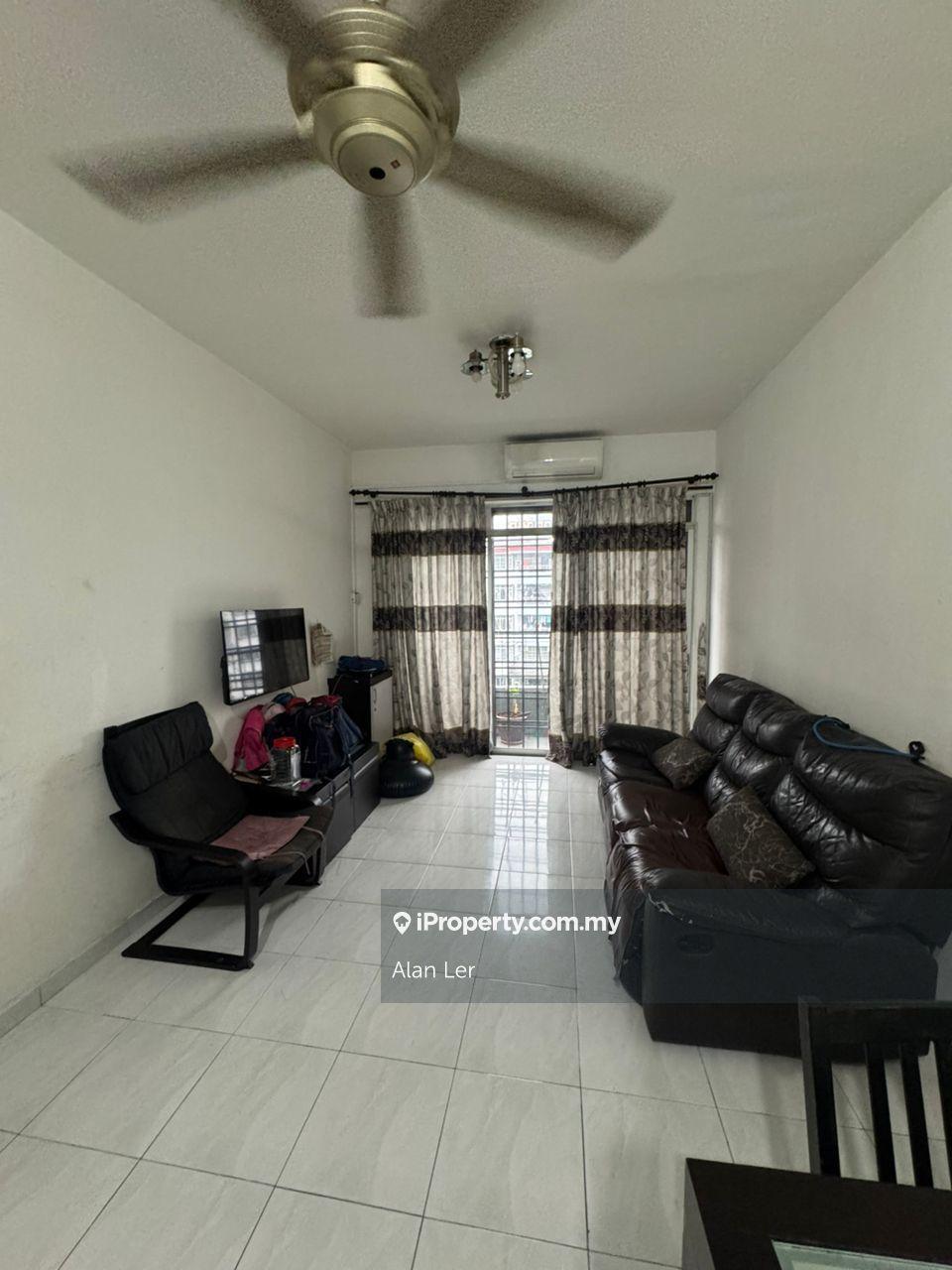 Tampoi Sri Akasai 3-Bedrooms Unit For Sale