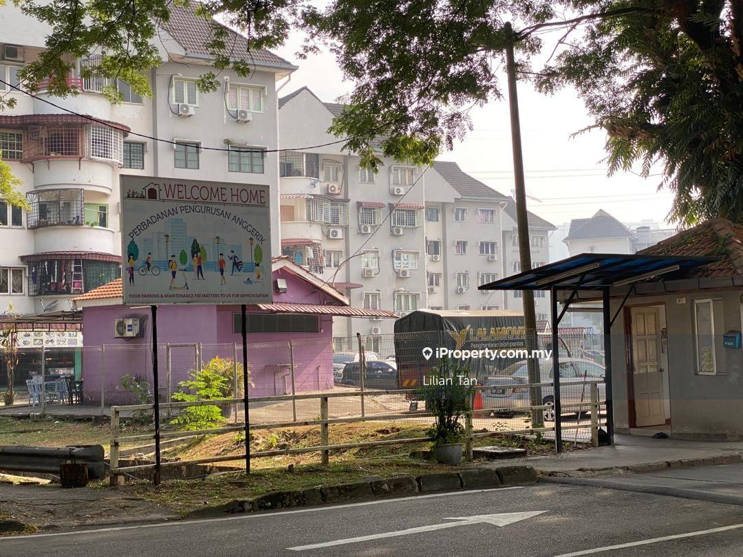 Taman Sg Besi, Salak South, near to shop
