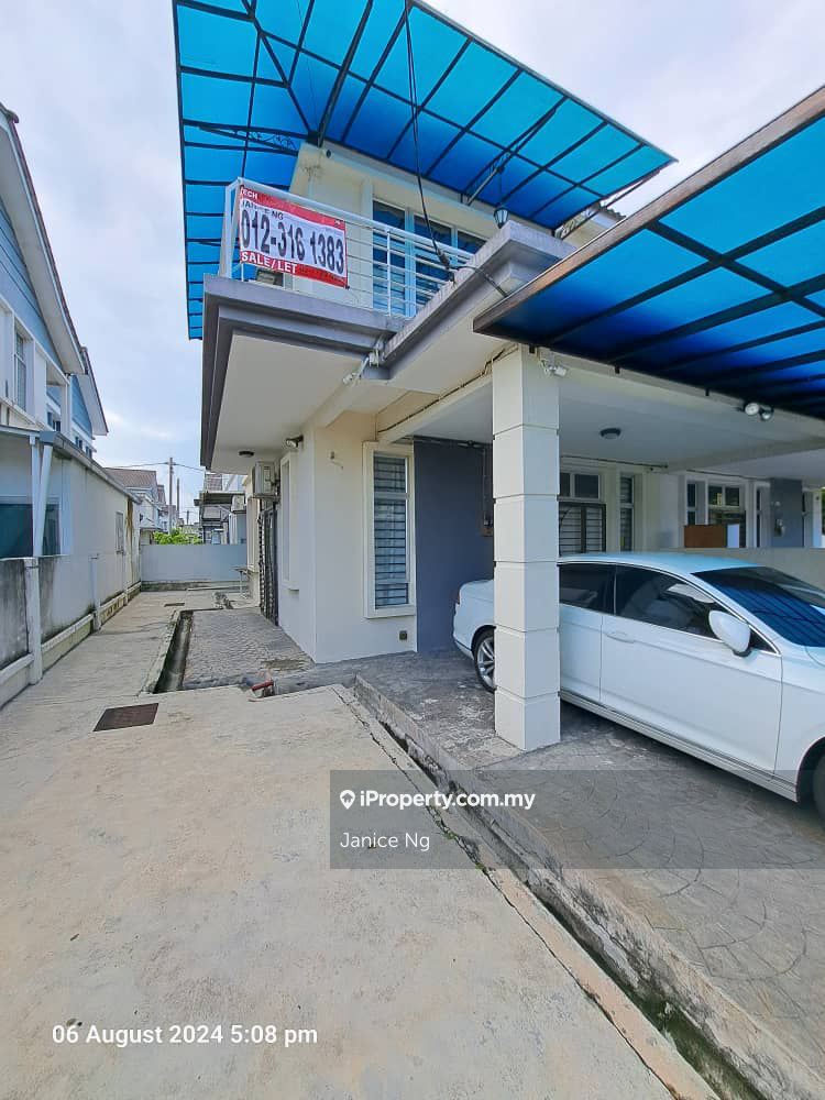 Bandar Saujana Putra Semi-D cluster for sale