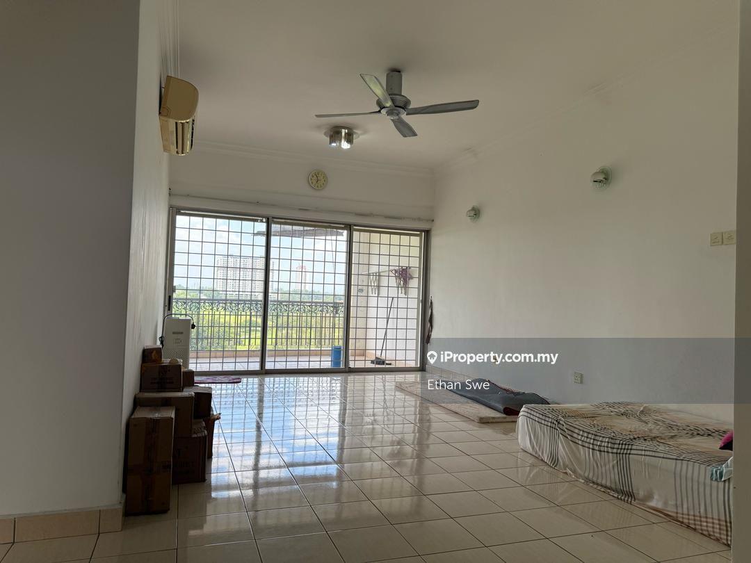 Golf View/Renovated/Partly Furnish/High Floor/Well Kept Best Deal Unit