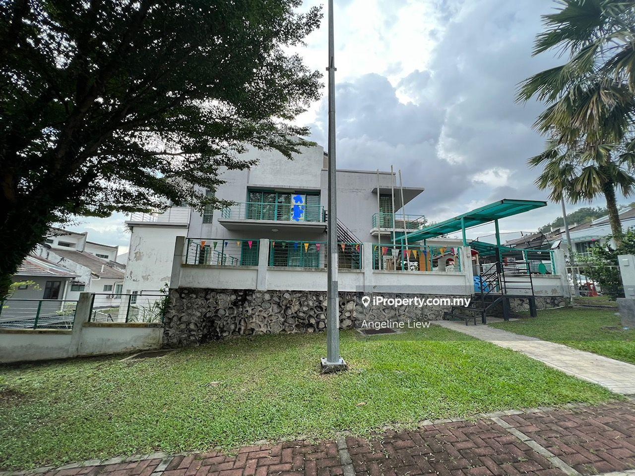 Sering Ukay corner unit