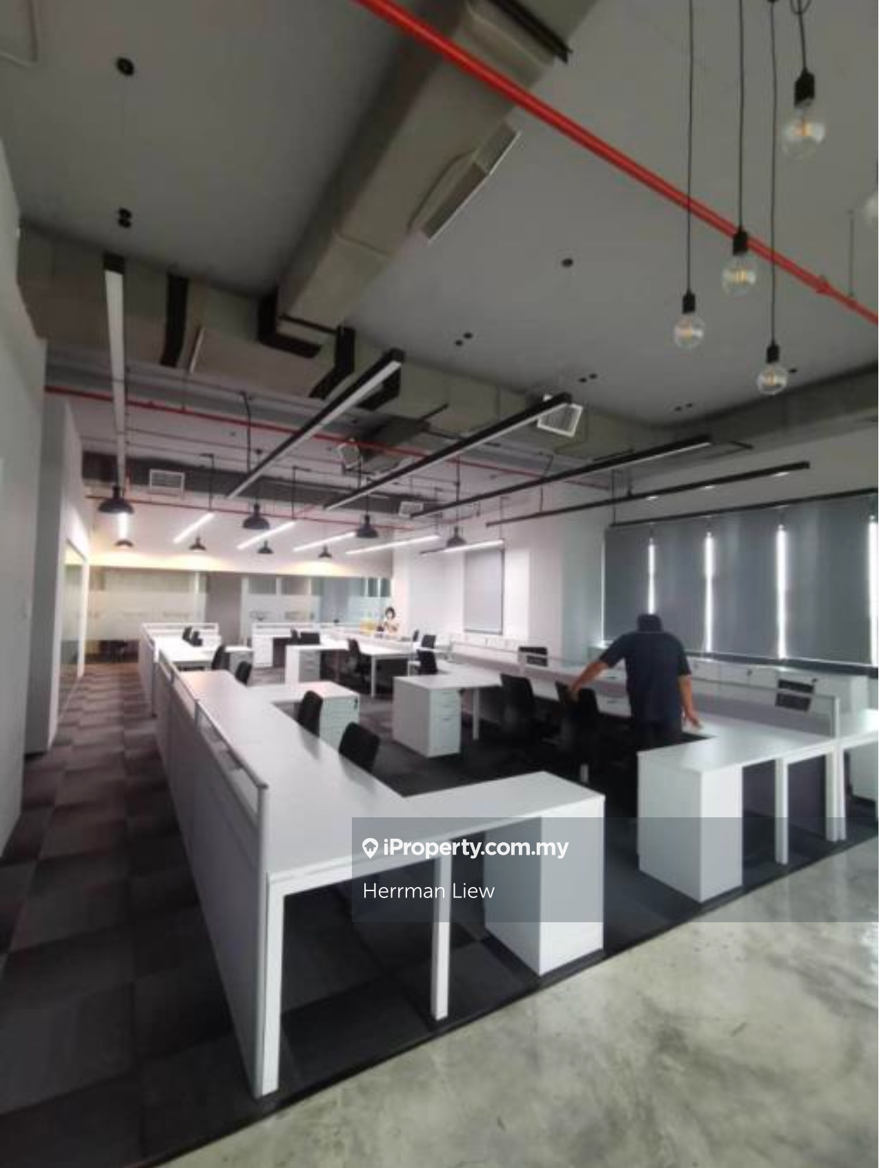 Fully Fitted Office in Mutiara Damansara! Walking distance to MRT