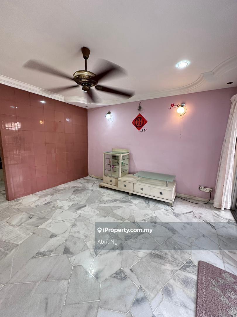 Kulai landed double storey for rent