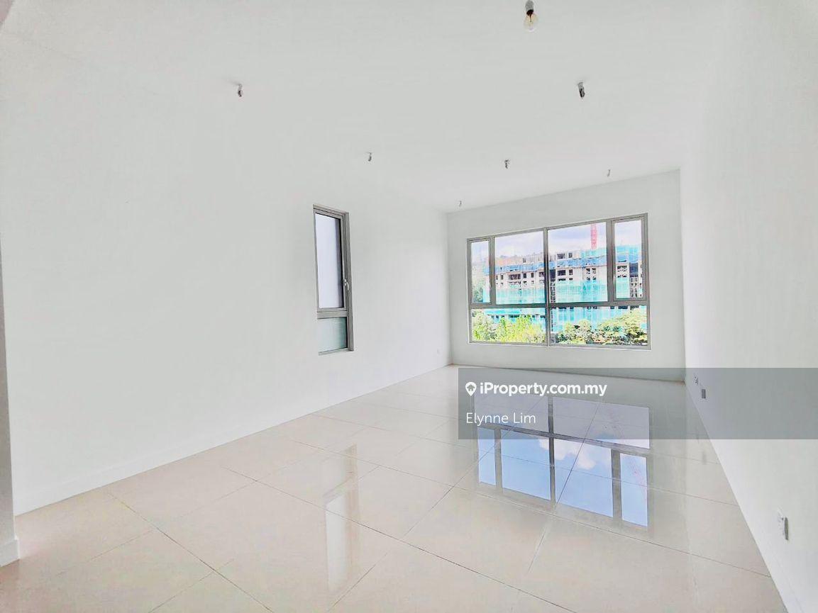 Brand New Condo, Facing Lake View