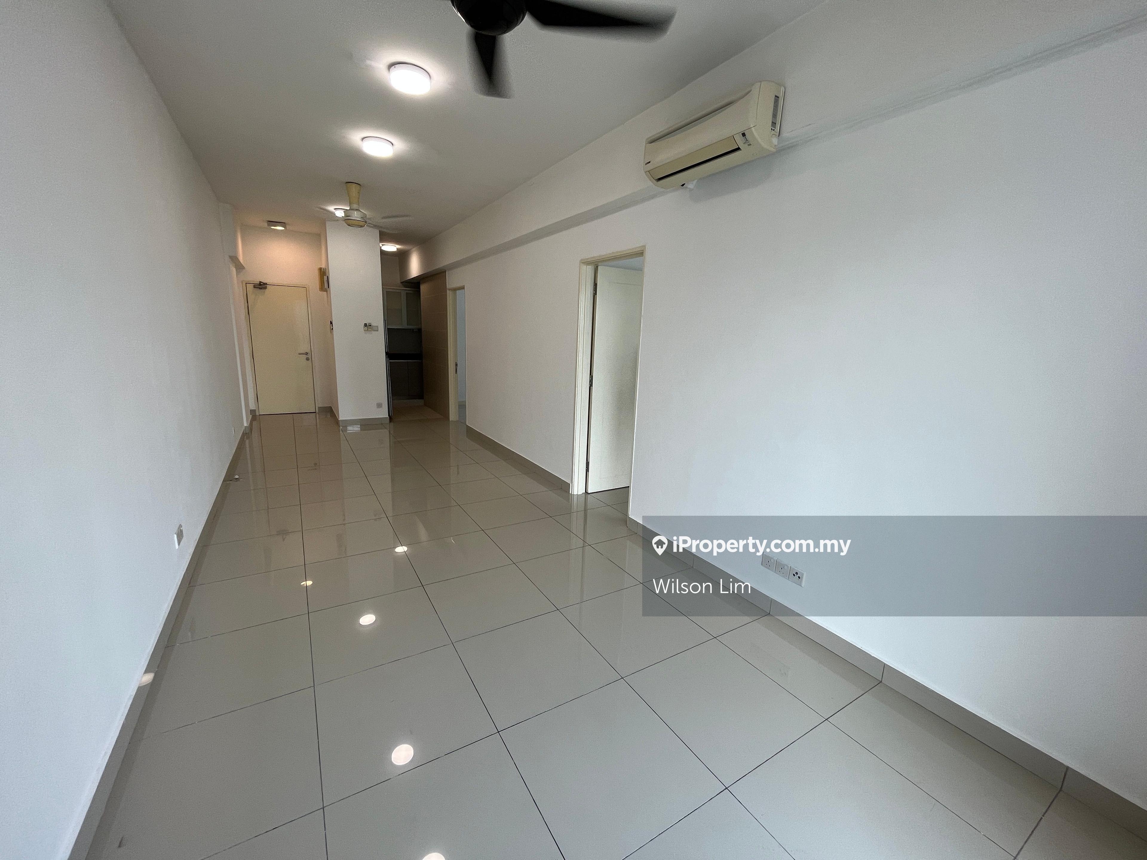 Walking distance without cross road to Bloomsvale Shopping Mall