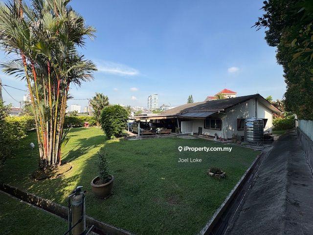 Single storey bungalow wt huge garden