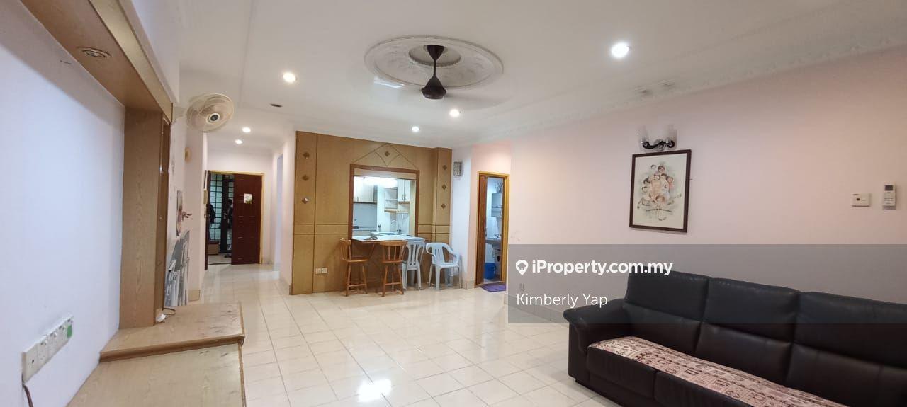Fully furnished @  Desa Cindaimas Condominium for sale!
