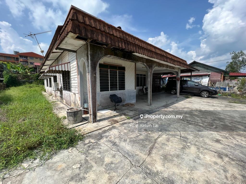 Melaka Machap Baru Kumpung House for Sale limit unit , facing south
