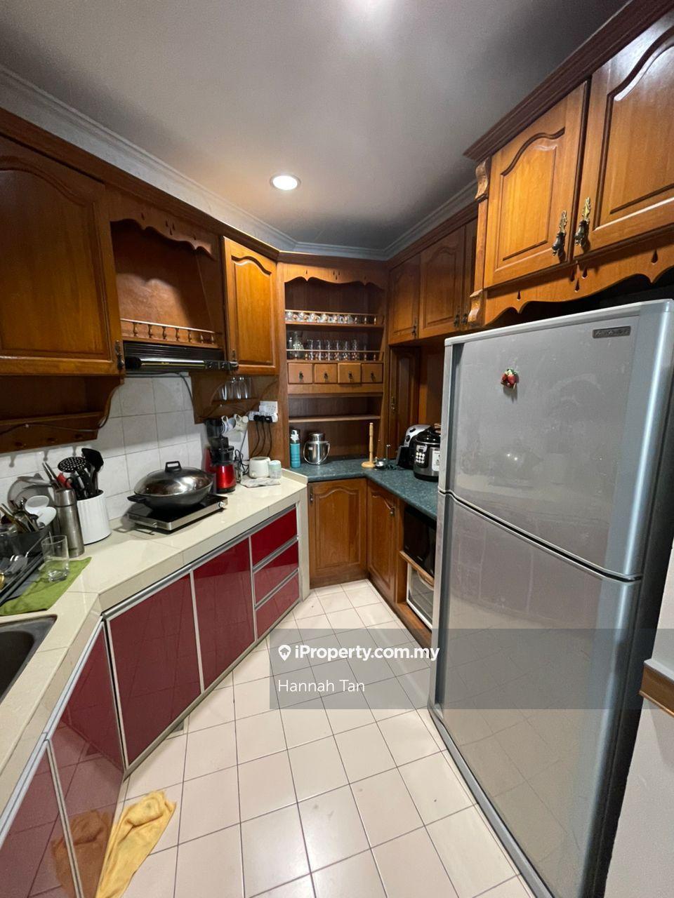 Medium floor unit for rent!