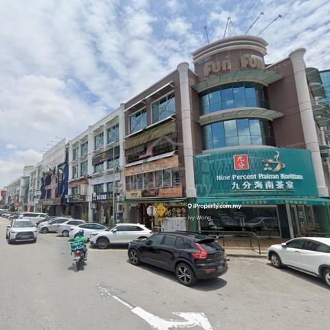 3rd Floor shop Bandar Puteri Puchong For Rent
