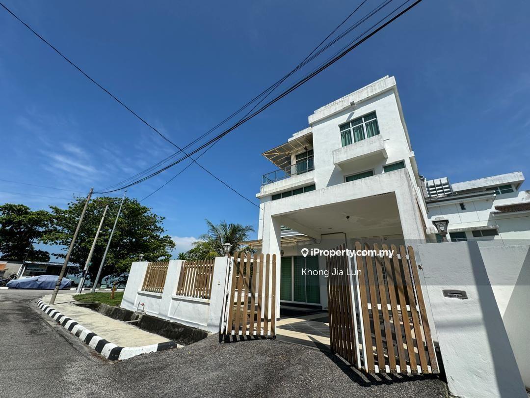 3-Storey Bungalow Unit @ Sea & beach just beside ur house 