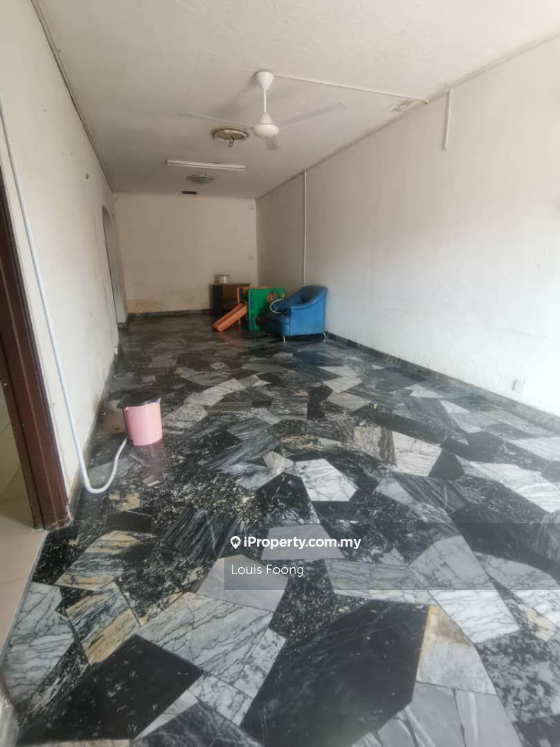 Taman Petaling Single Storey Terraced Refurbished Unit for Rent