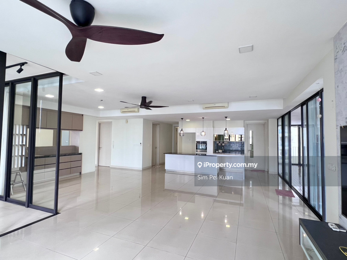 Exclusive listing @ Five Stones. Premiun unit with private lift lobby