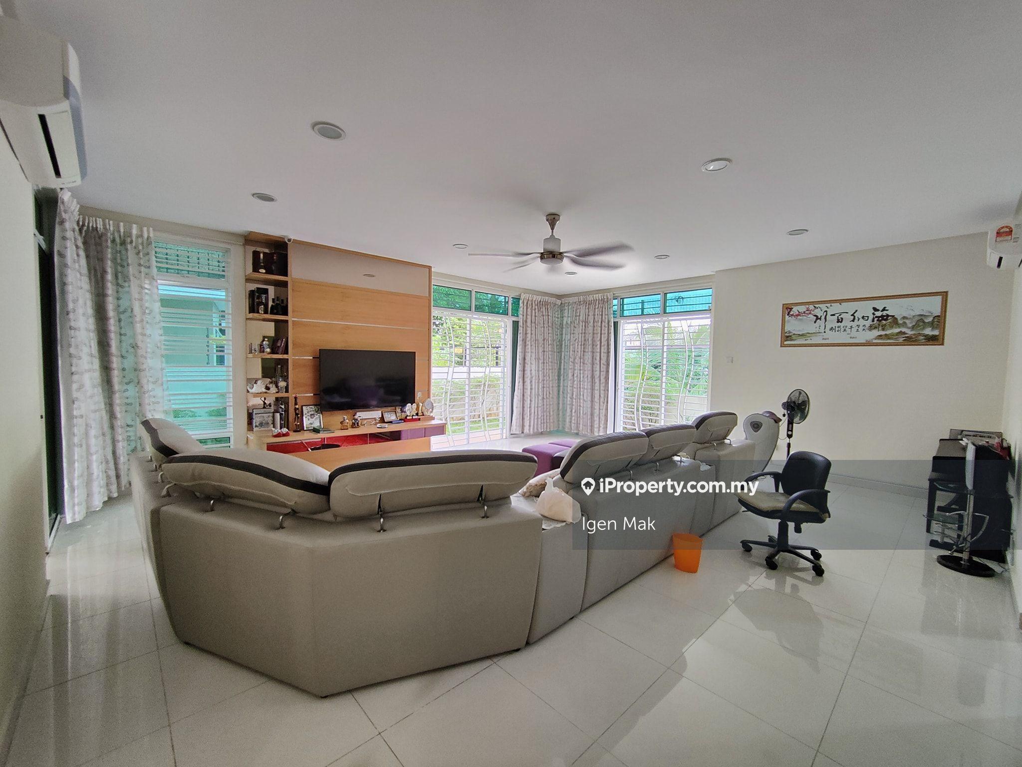 3 Storey Bungalow Fully Furnished and Renovated For Sale