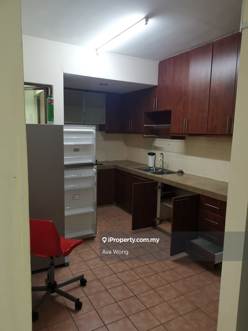 Palm Spring Condo Partially For Rent !!