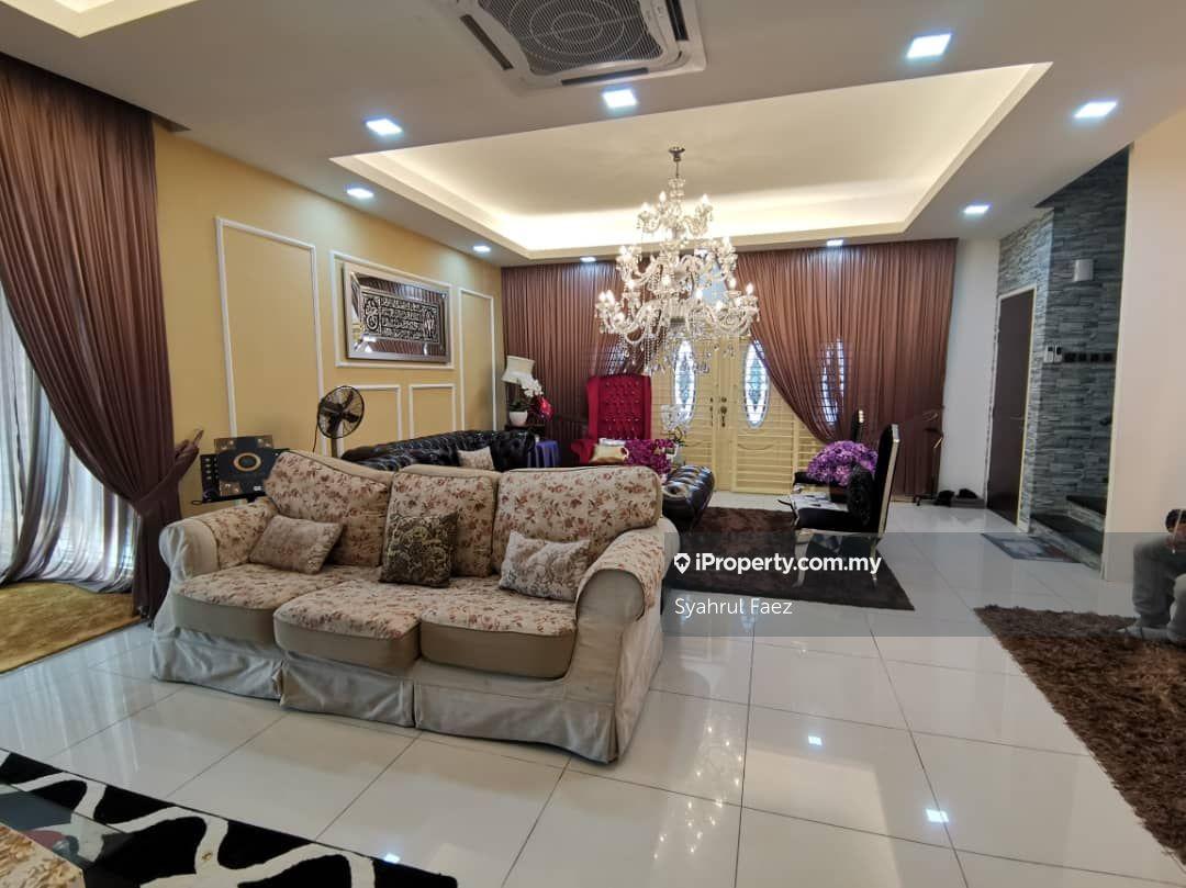 Semi-D house for Sale