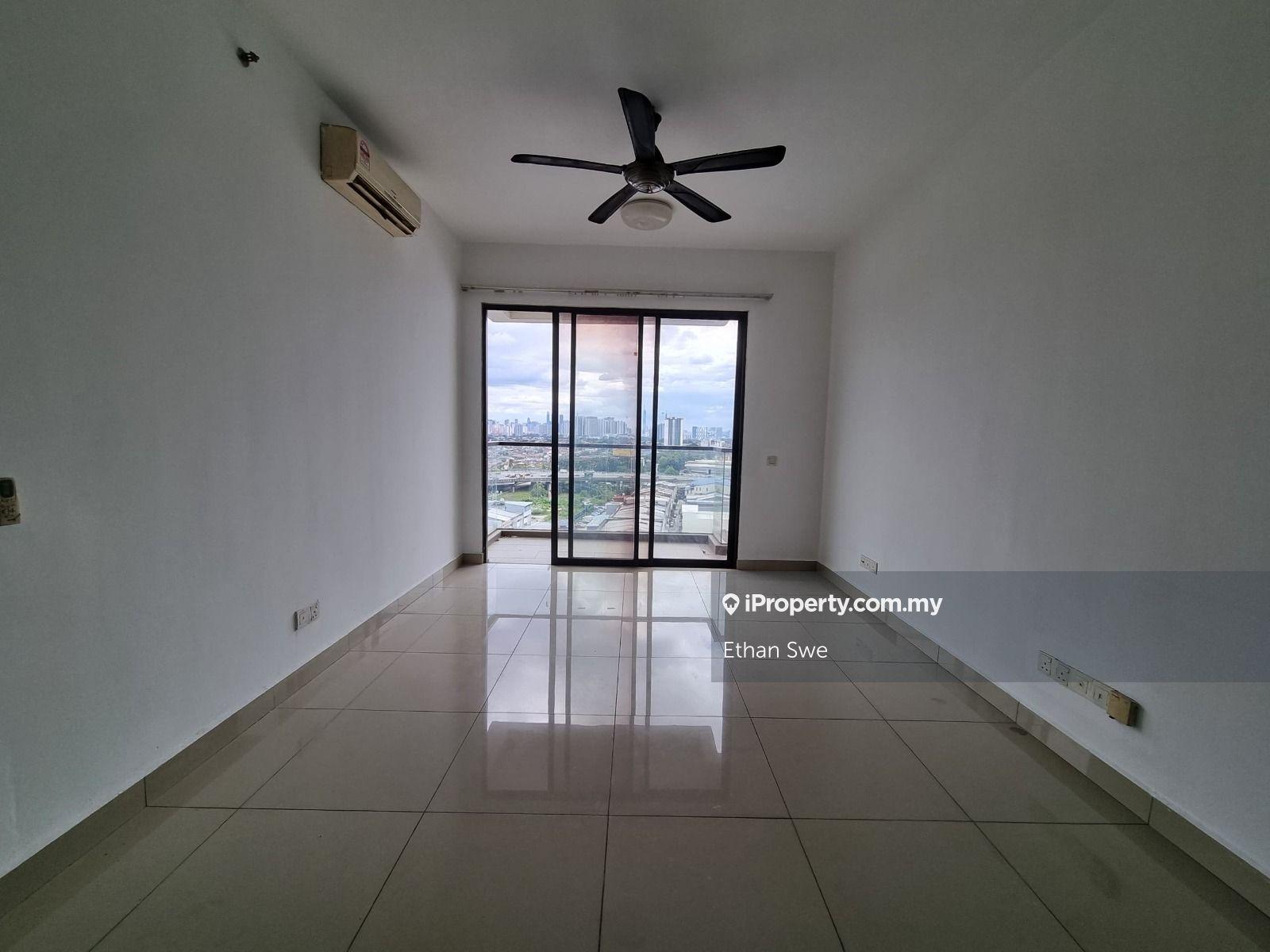 Low Floor/Partly Furnished/KL view/Basic Unit/Well Kept Best Deal Unit