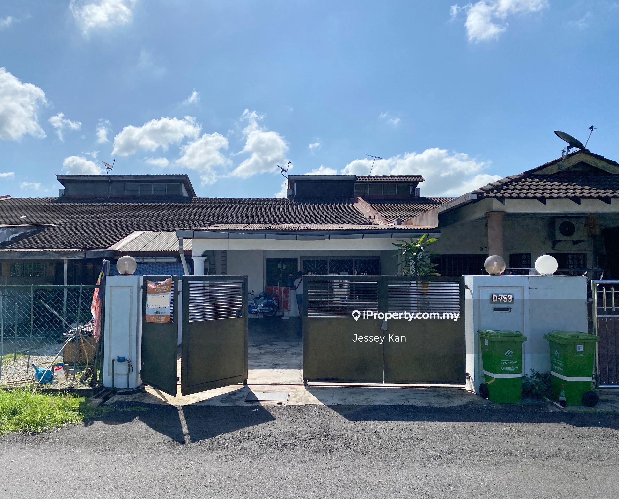 Single storey terrace for sale in bukit setongkol