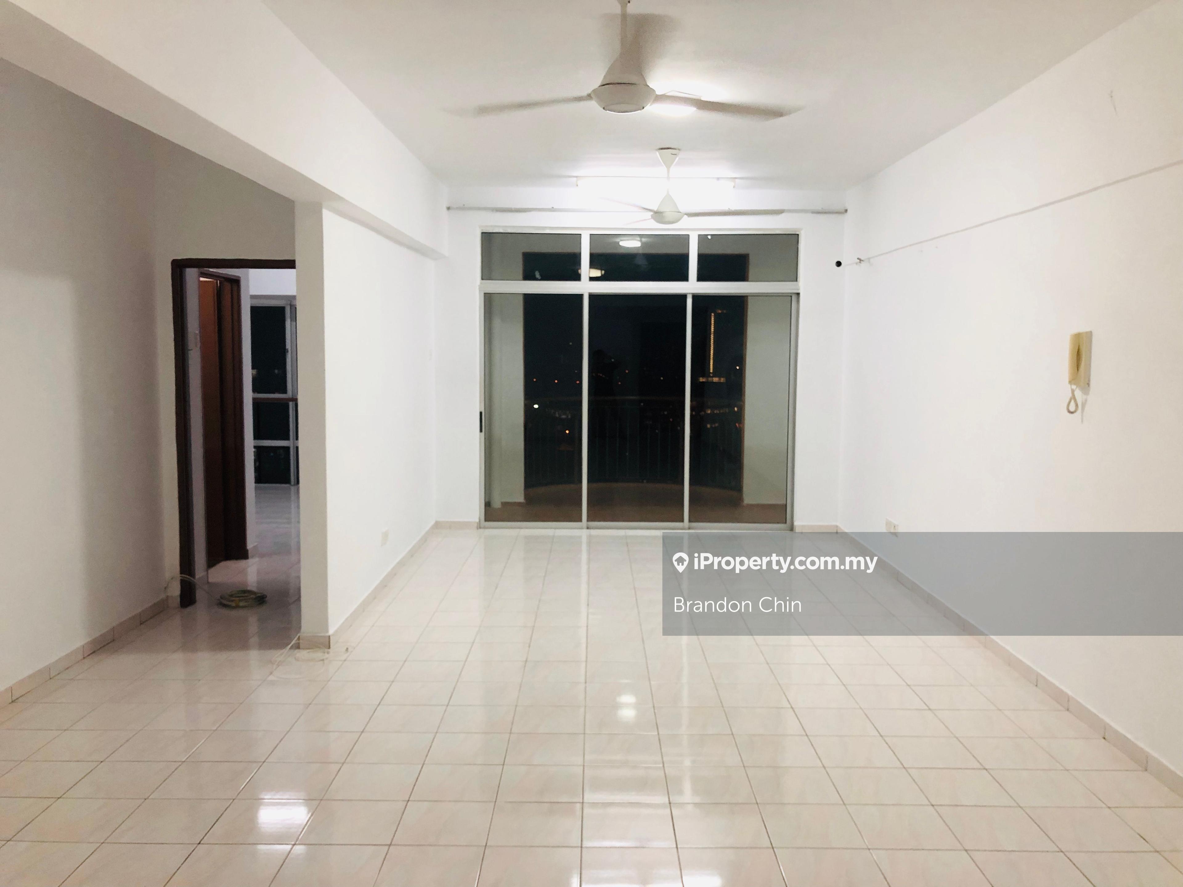 Freehold Spacious Layout with just 375k
