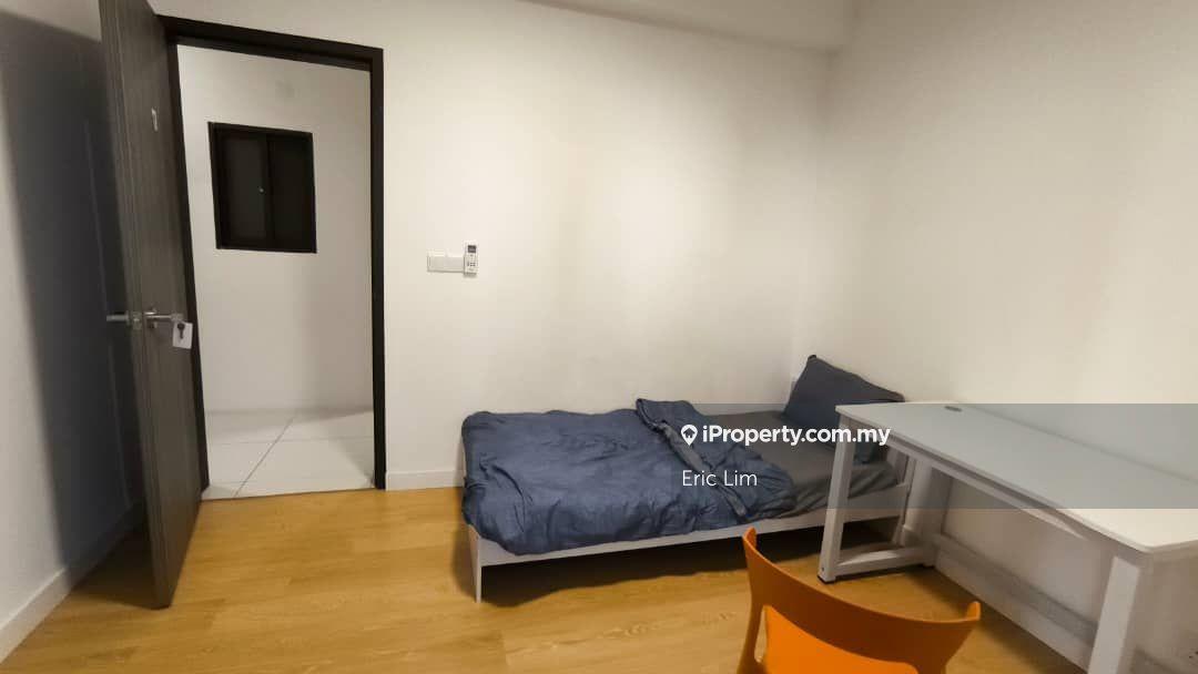 Large Balcony Room (Single bed) Listing 277