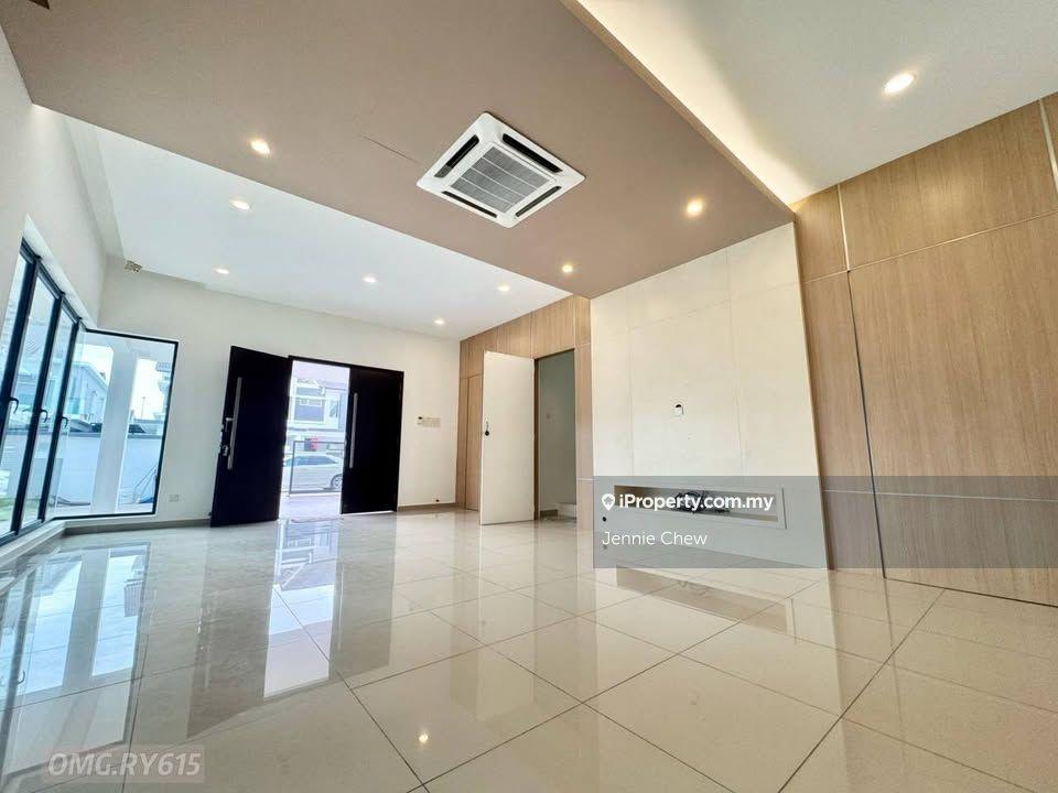 Fully renovated Ambang botanic 2 klang semi d extended ready move in