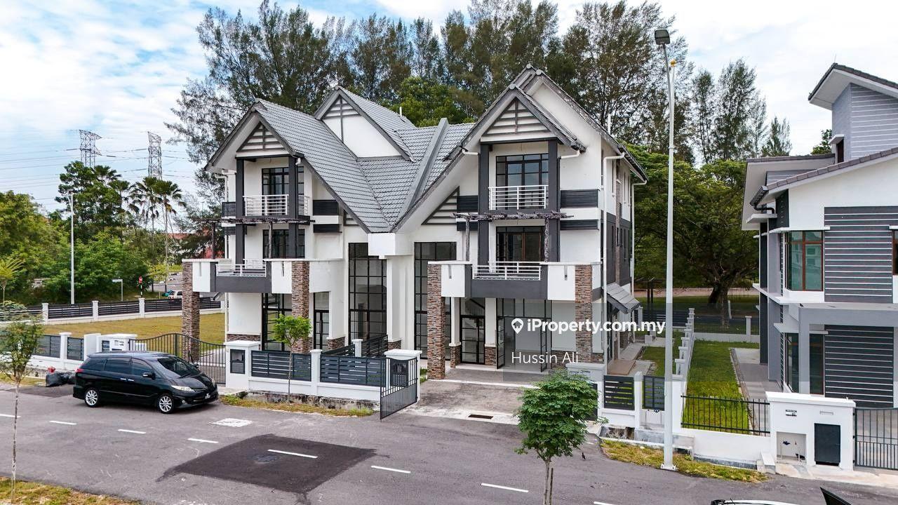 Brand New, Facing Lake 2.5 Storey Semi-D, Seksyen 3, Bandar Baru Bangi