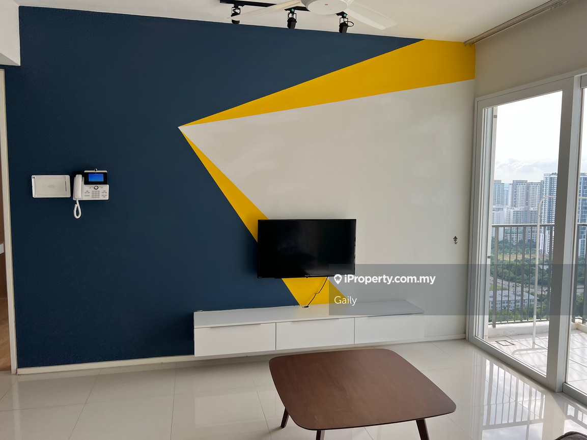 Resort style condo below market value wif quality furnishing built in 
