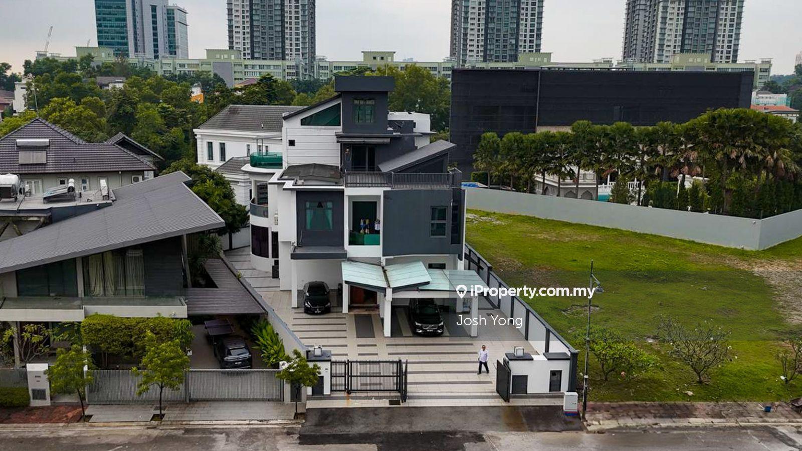 Limited Good Condition 3 Storey Freehold Bungalow Unit