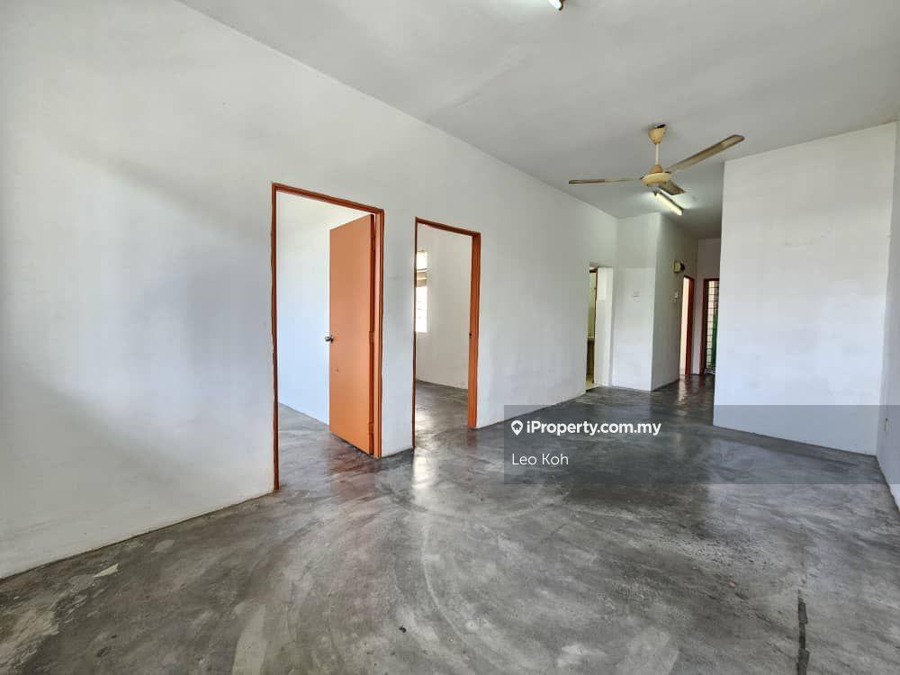 Shop Apartment Below Market Price For Sale Taman Saujana Puchong