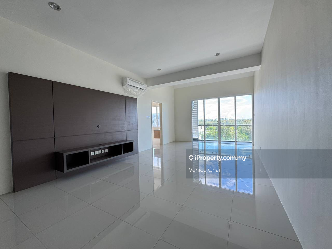 Partial Furnished 3-Beds Condo For Rent