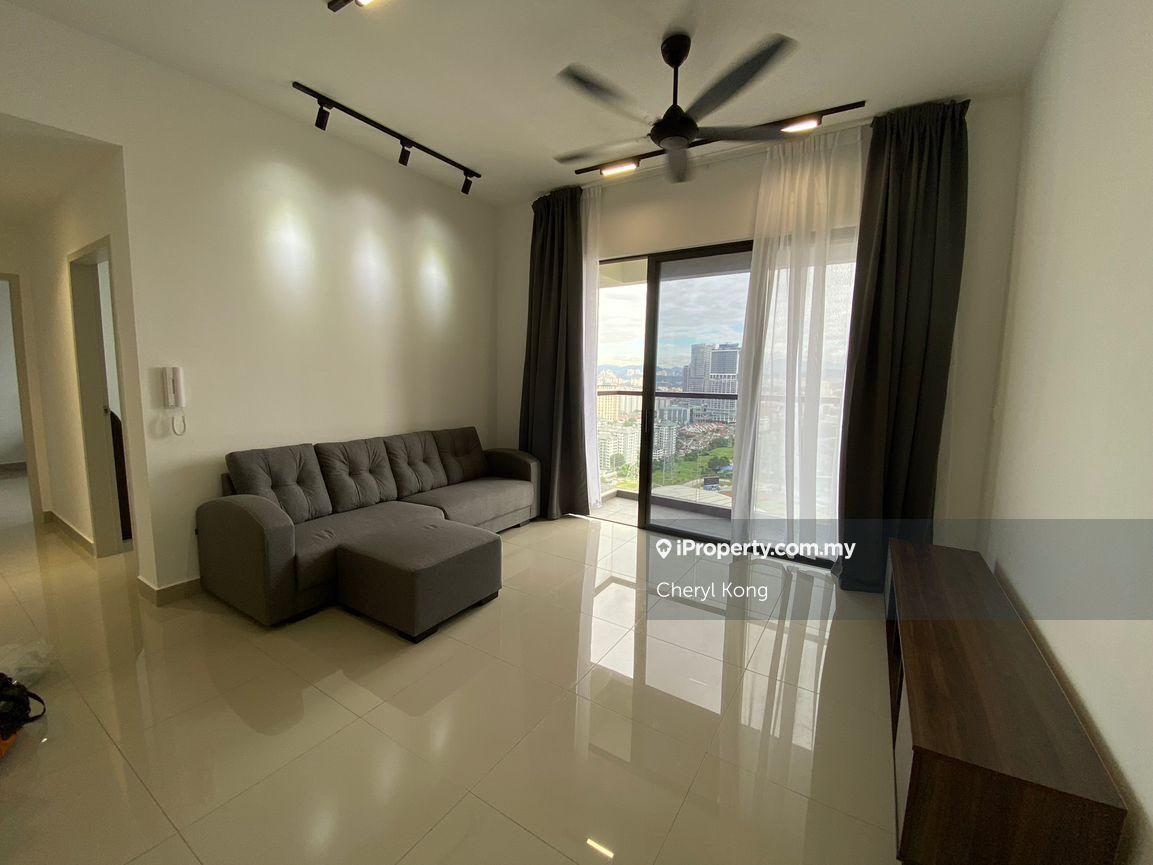2 Bedrooms Fully Furnished walking distance to MRT
