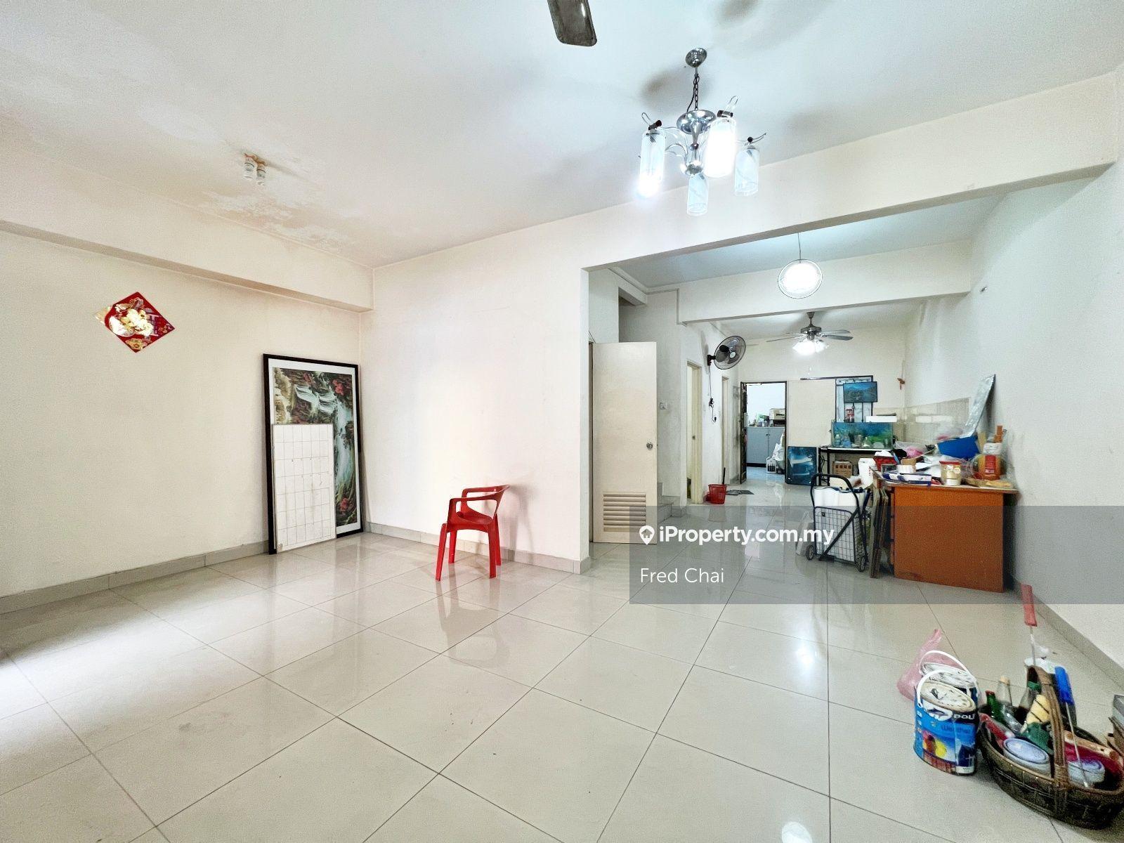 C H E A P 2.5 sty Intermediate house Taman Megah 2 Cheras for sale