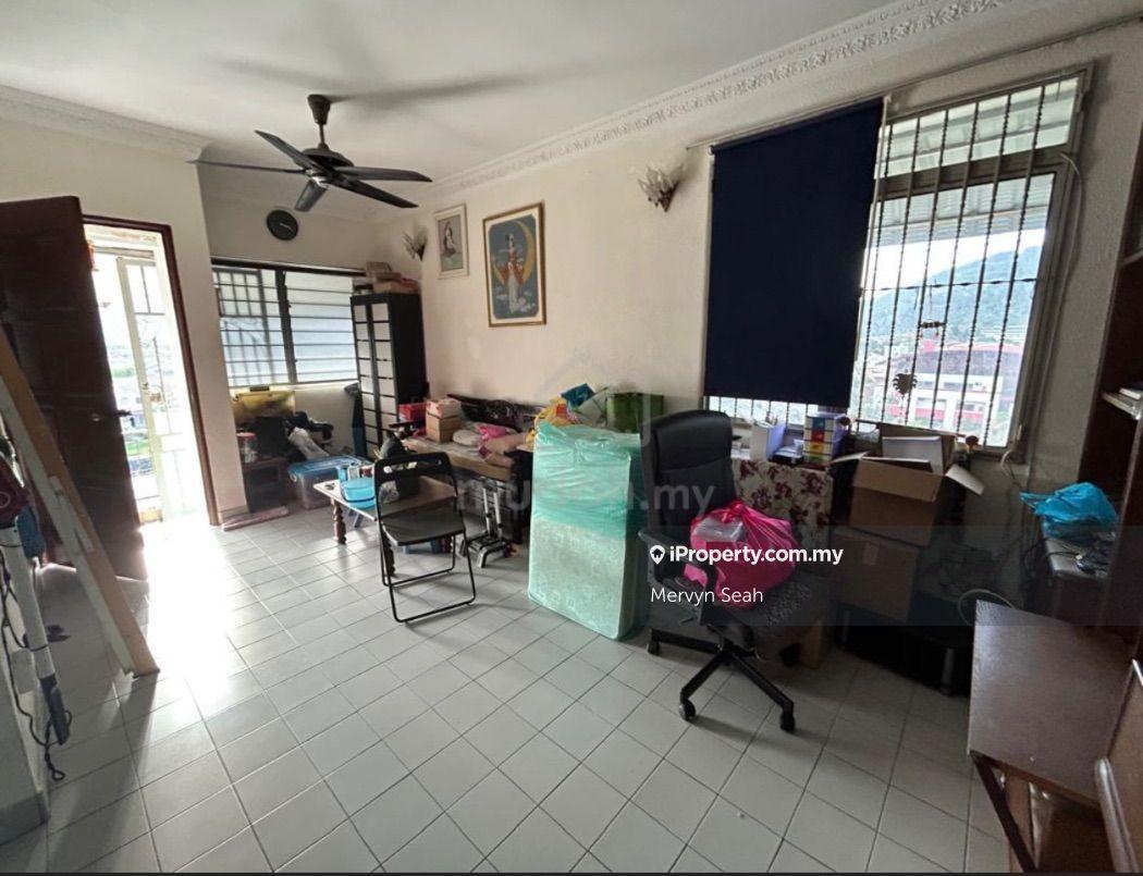 Desa Permata 700 Sqft middle Floor 1 Car park Block 17 Ruby Block