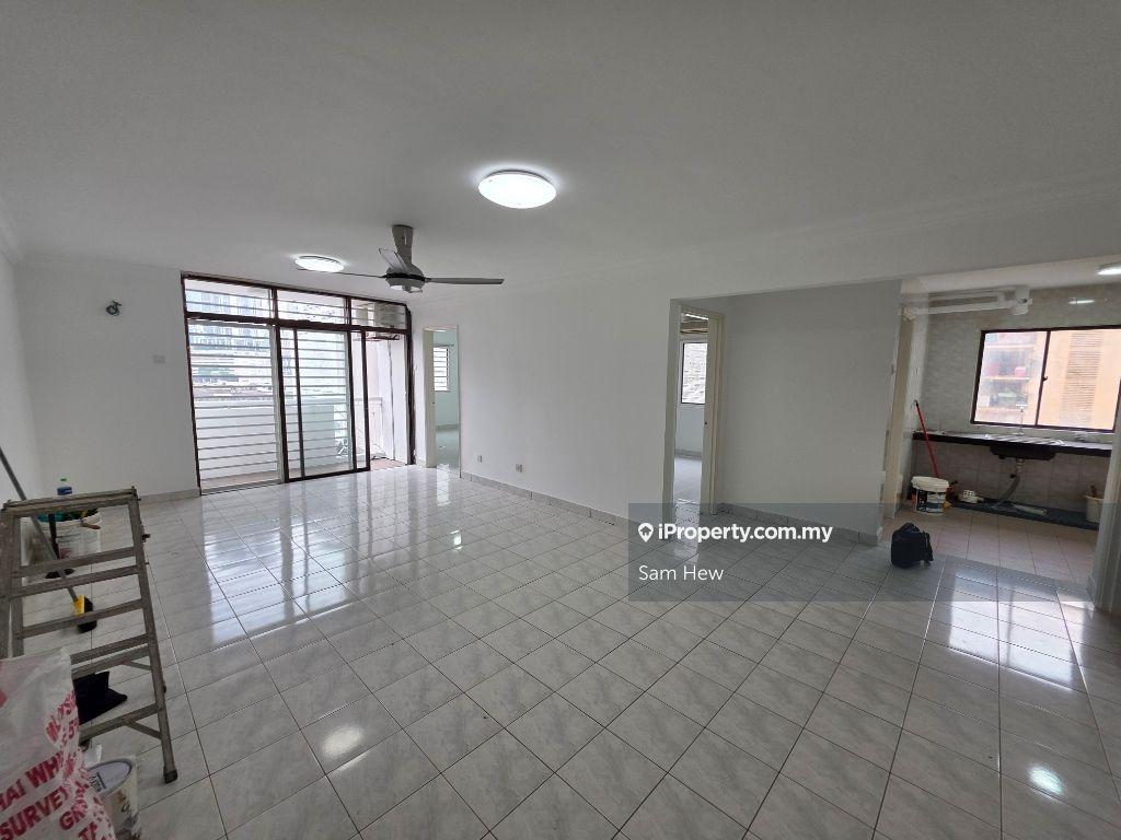 Condo Kenanga Point KL City View, Corner Lot, 1062sf, New Paint