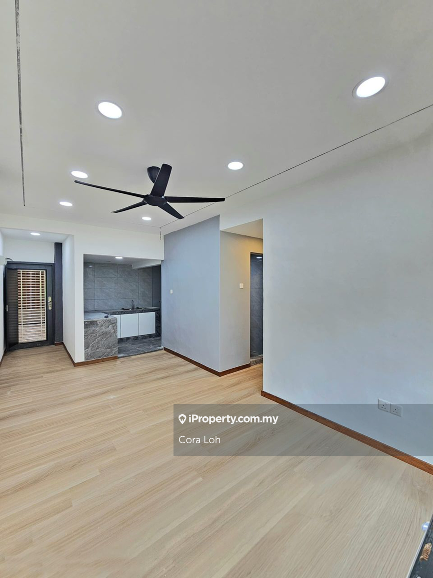 Flora Heights @ Seri Alam Fully Renovated Low Cost Flat Level 2