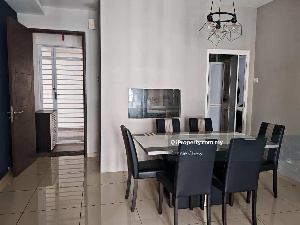 Move in condition, Well maintained, Top Location! Everything Nearby