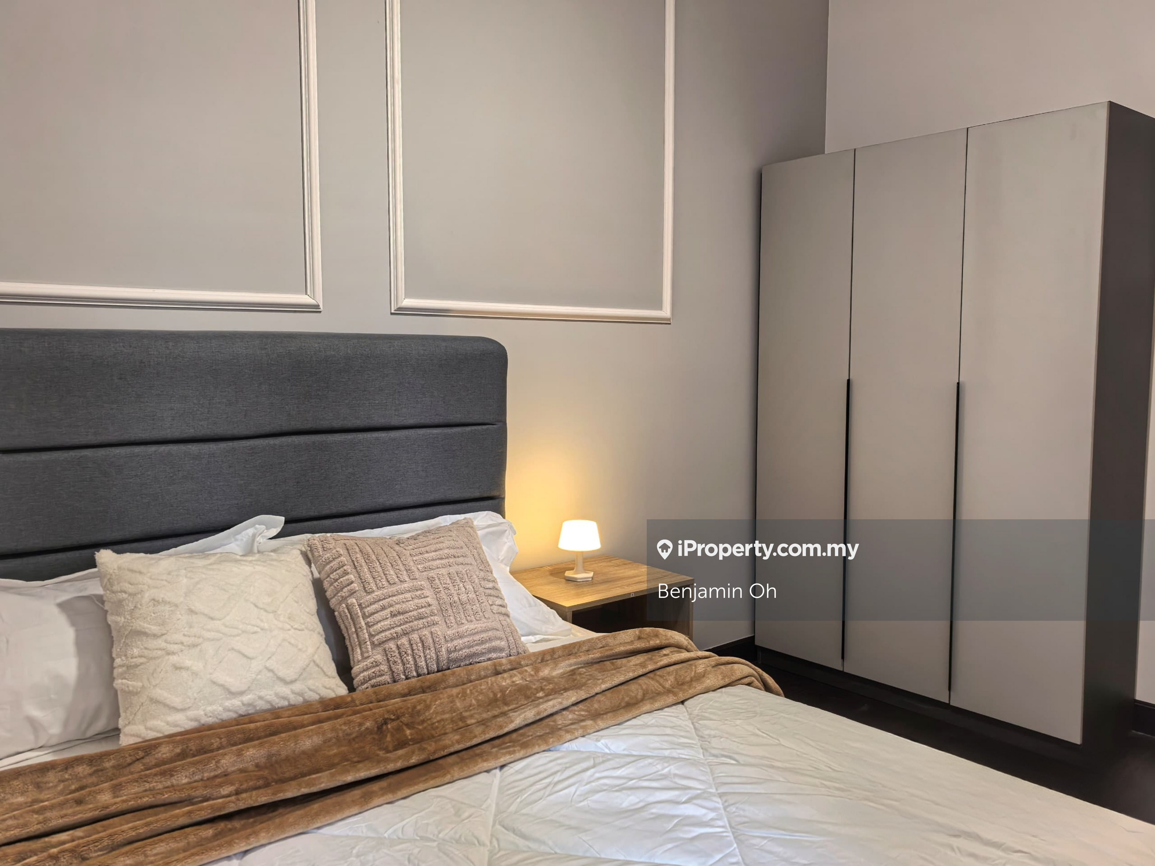 R&F Seine Region, Room Rental, Walking Distance Ciq, Fully Furnished