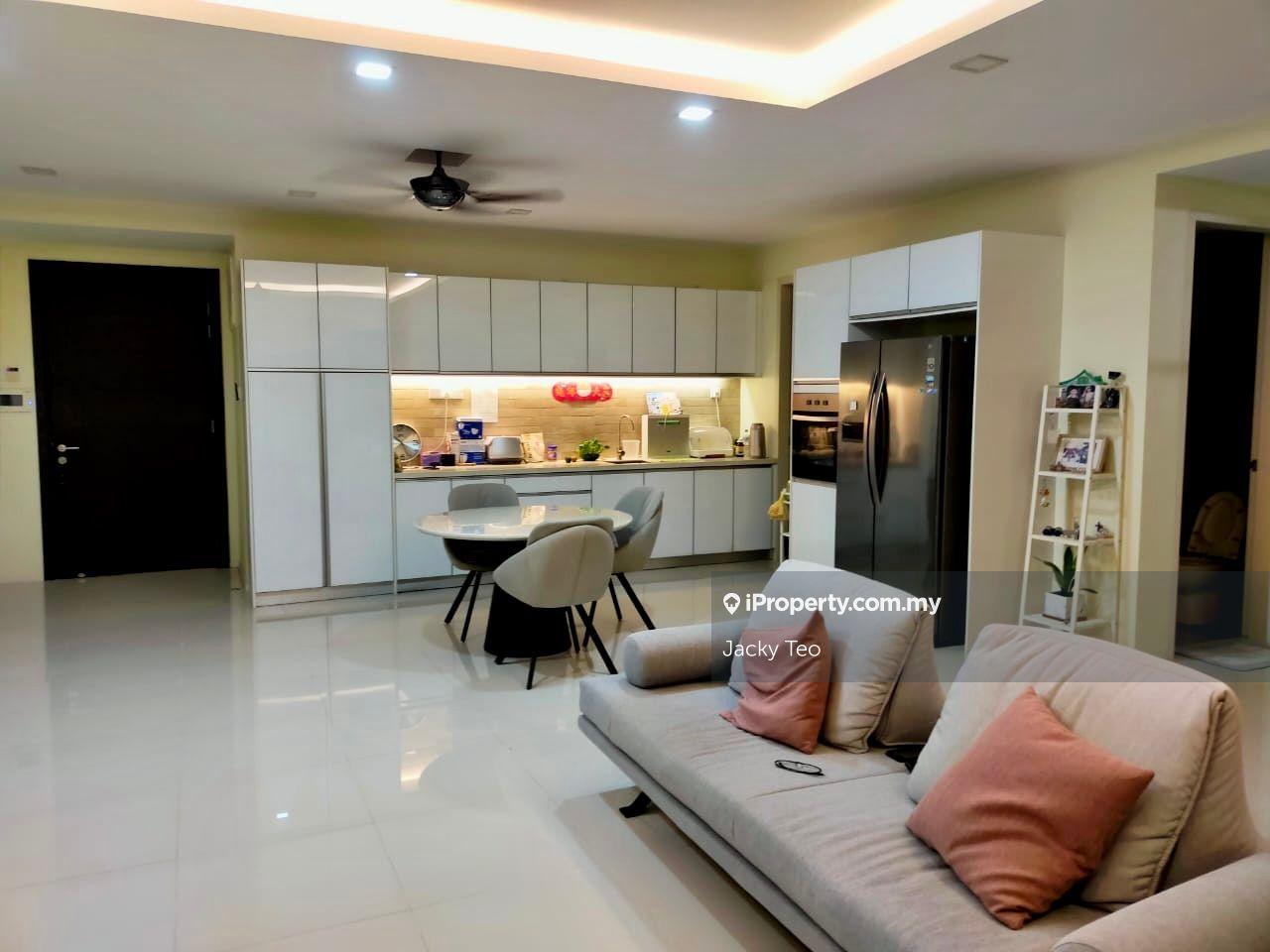 Worth buy - Sea View - 1600sqft - 2 Side by Side Carparks.